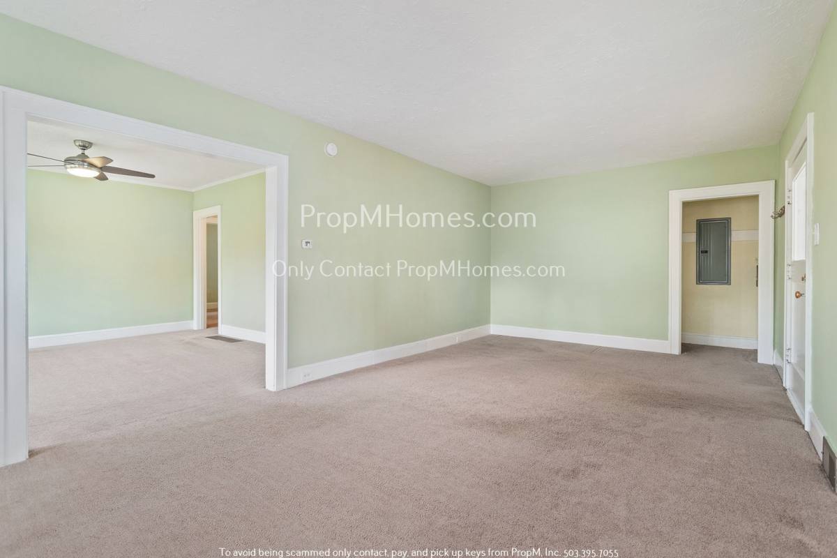 House for rent at 1731 SE 139th Ave, Portland, OR 97233