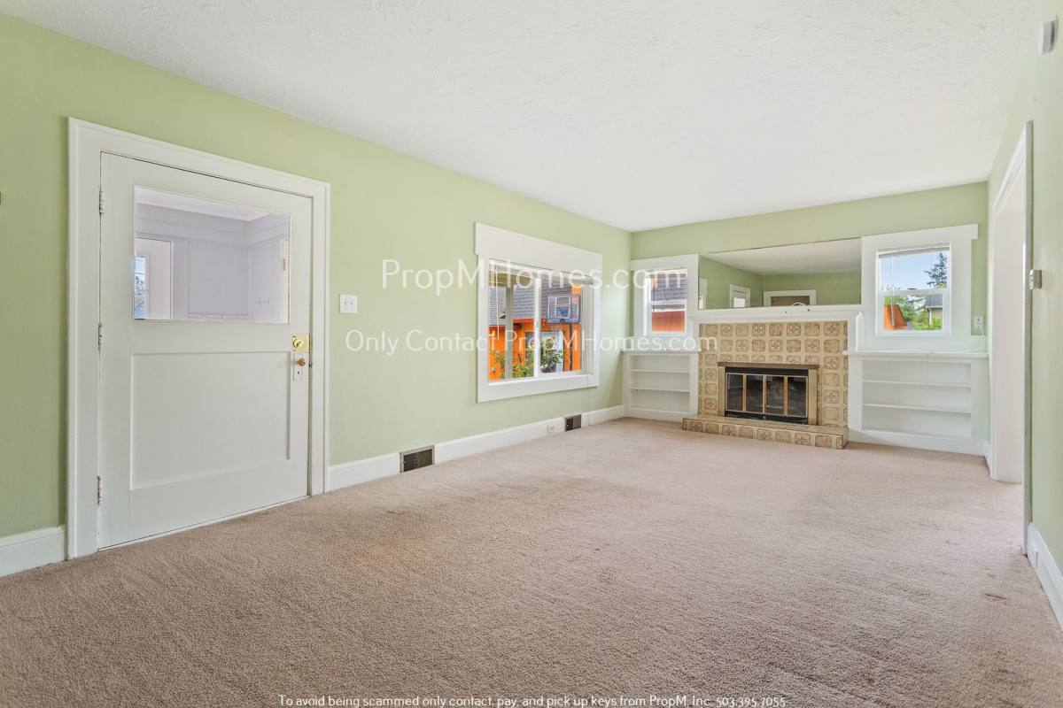 House for rent at 1731 SE 139th Ave, Portland, OR 97233
