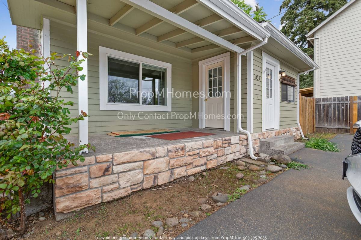 House for rent at 1731 SE 139th Ave, Portland, OR 97233