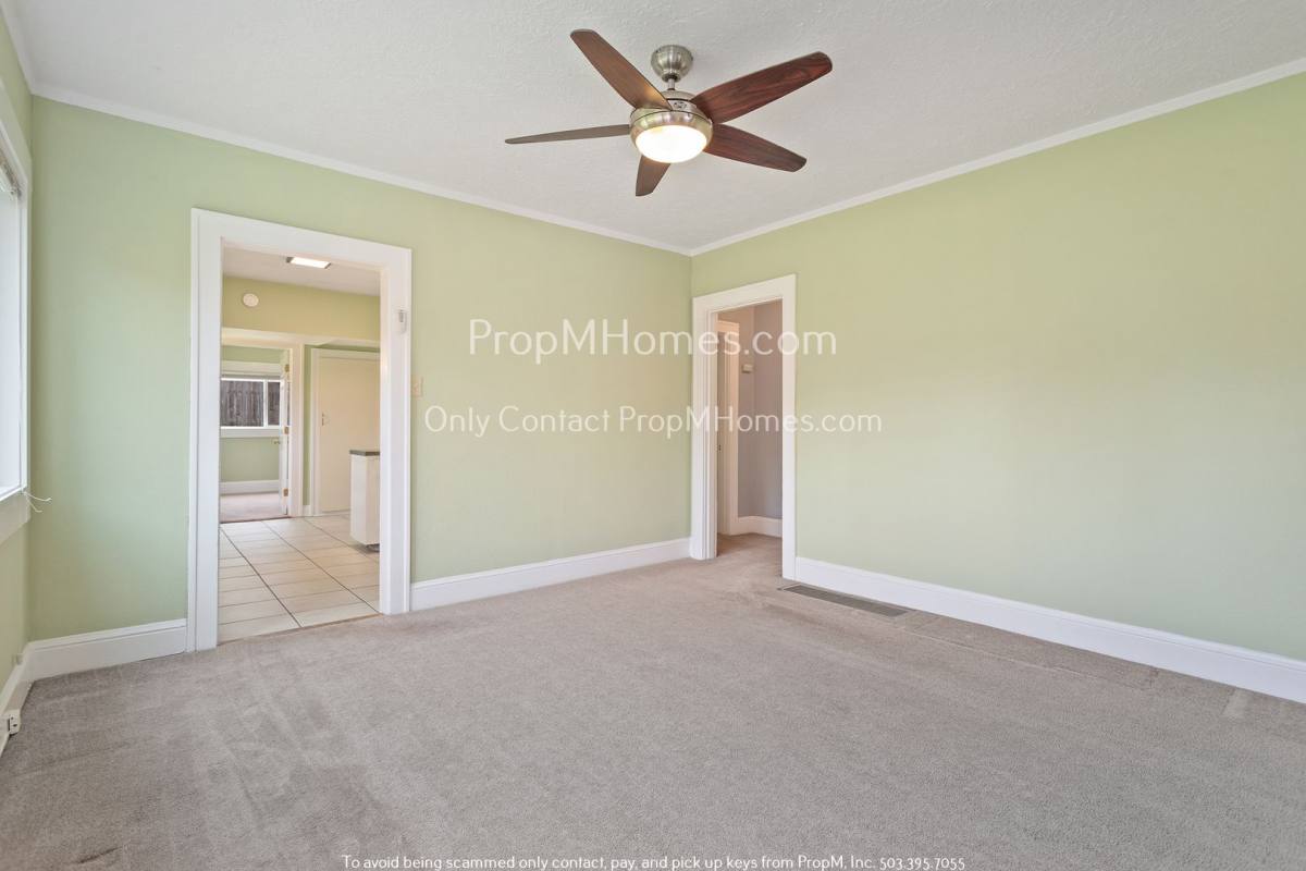 House for rent at 1731 SE 139th Ave, Portland, OR 97233