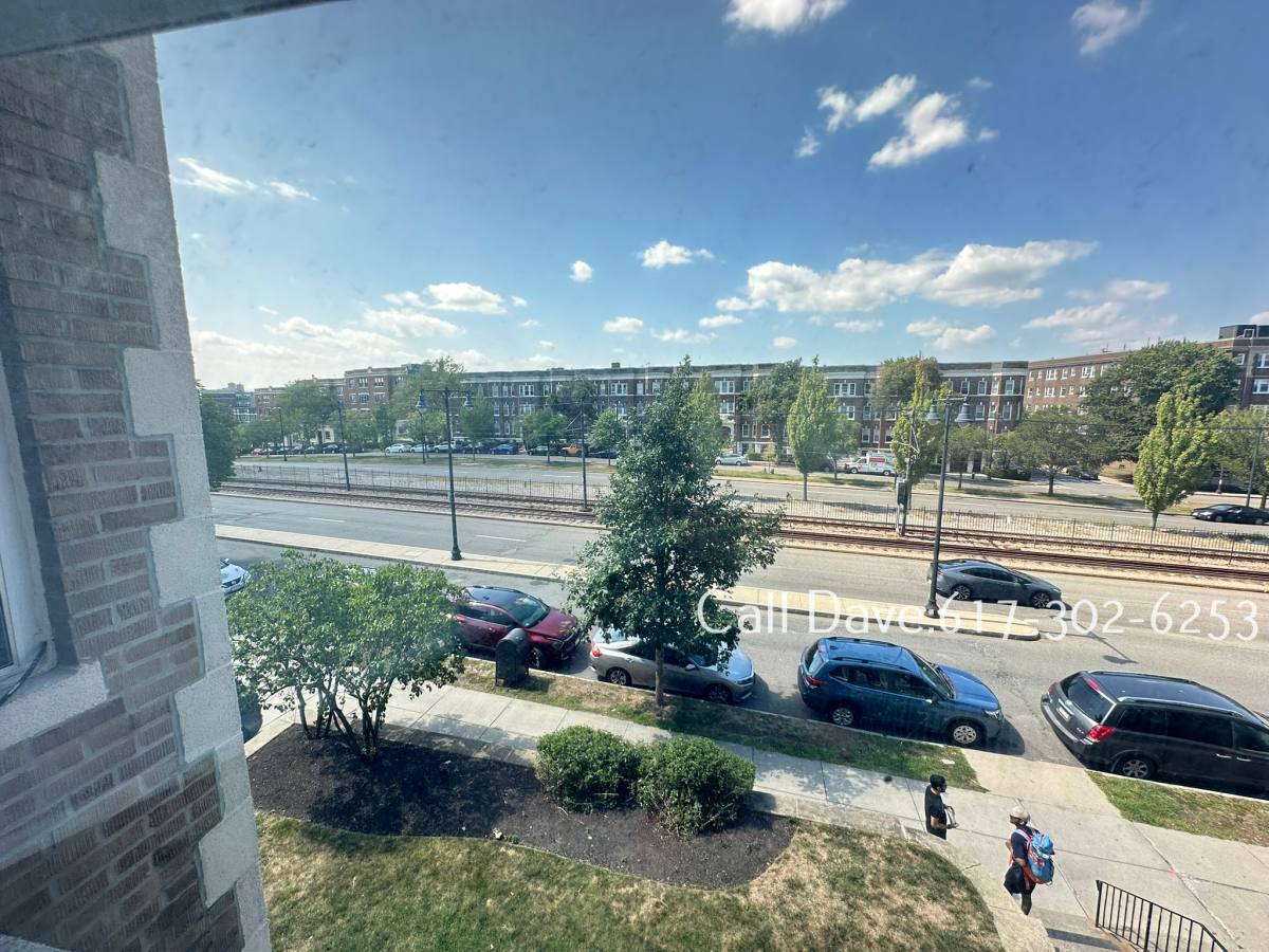 Apartment for rent at 1638 Commonwealth Ave #8, Brighton, MA 02135