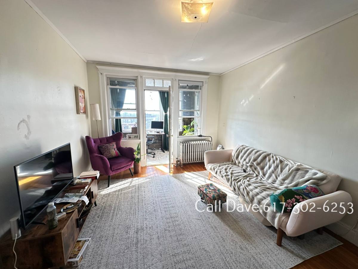 Apartment for rent at 1638 Commonwealth Ave #8, Brighton, MA 02135