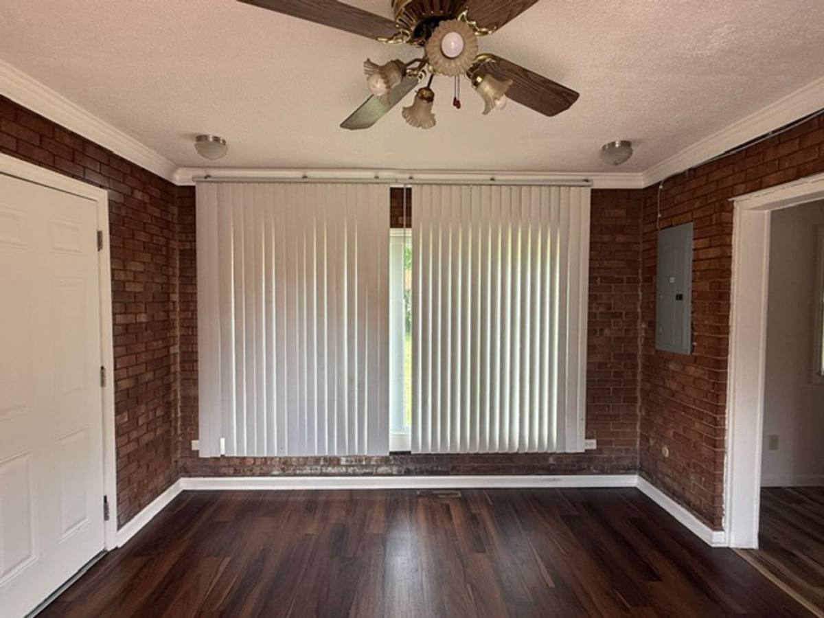 House for rent at 1003 Apple St, Burlington, NC 27217