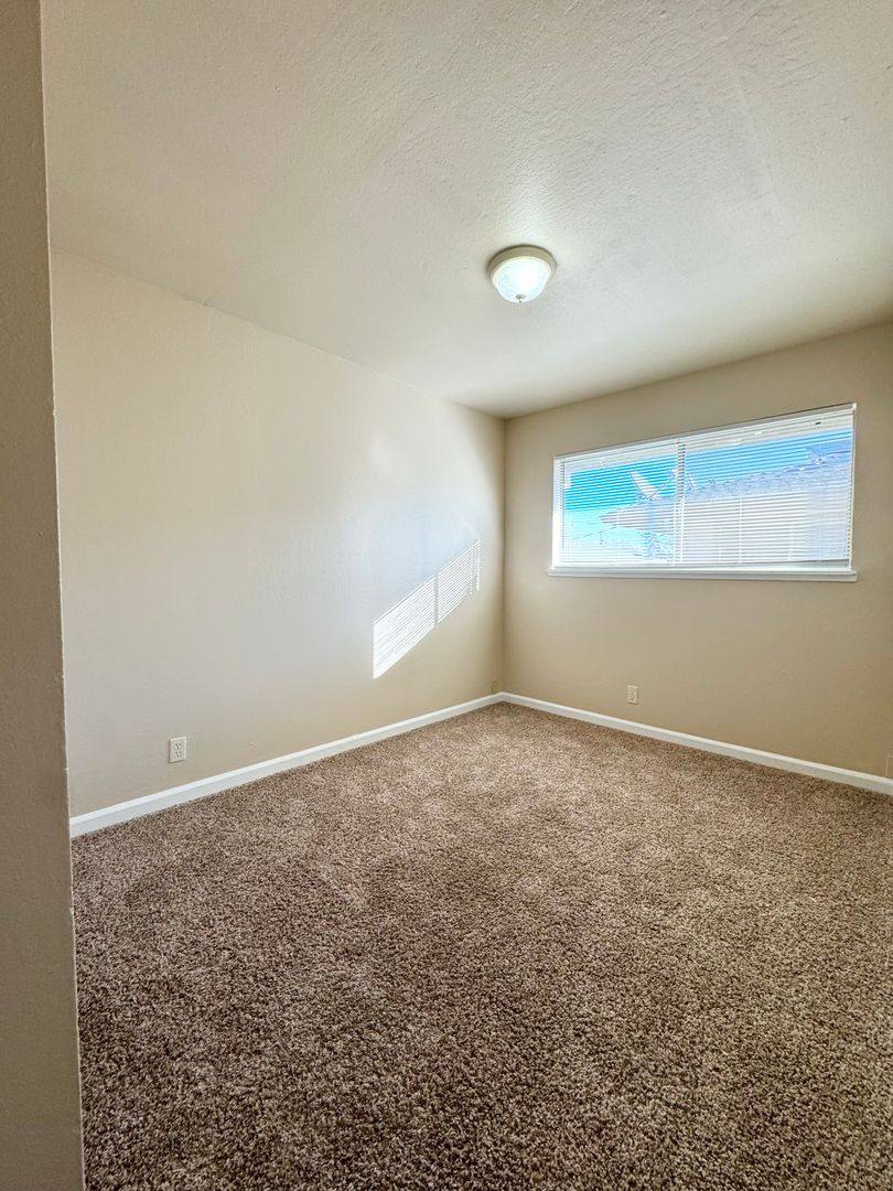 Townhouse for rent at 1060 S St, Redding, CA 96001