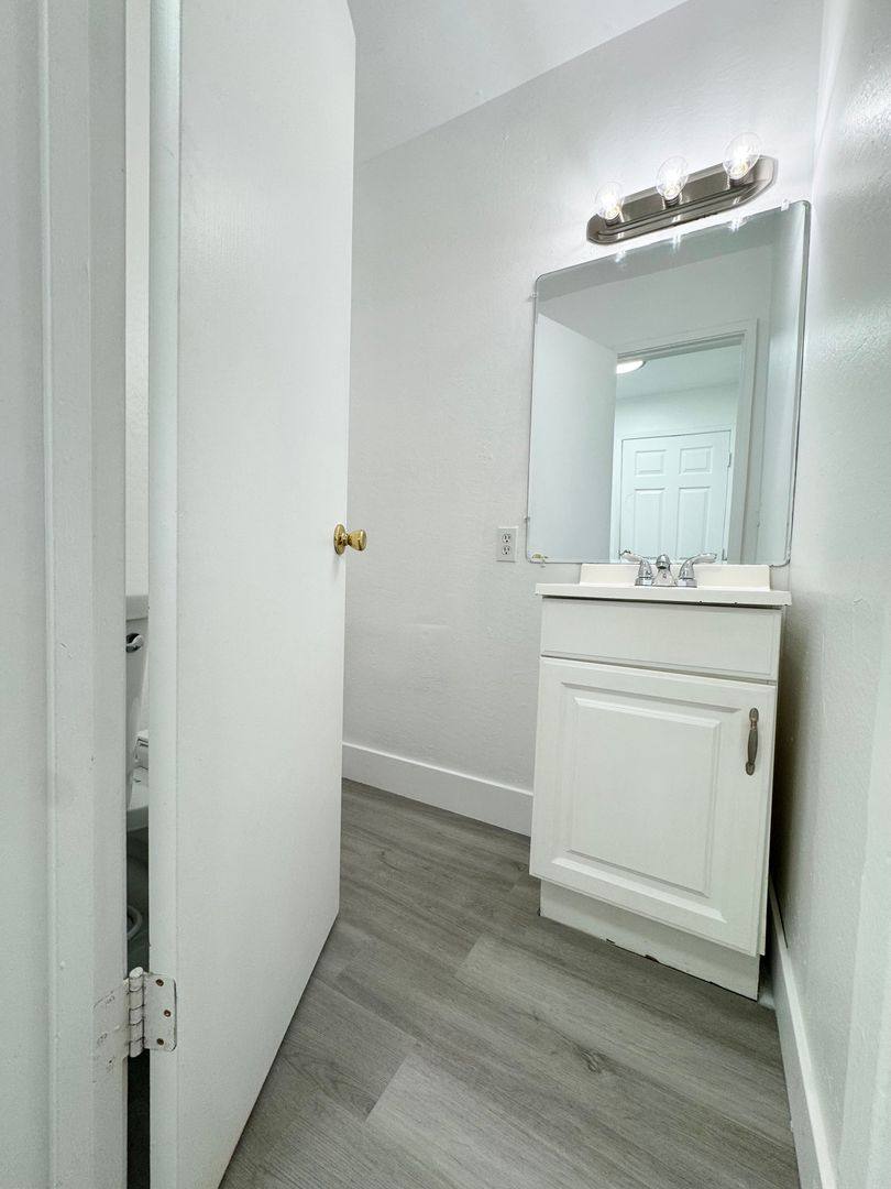 Townhouse for rent at 1060 S St, Redding, CA 96001