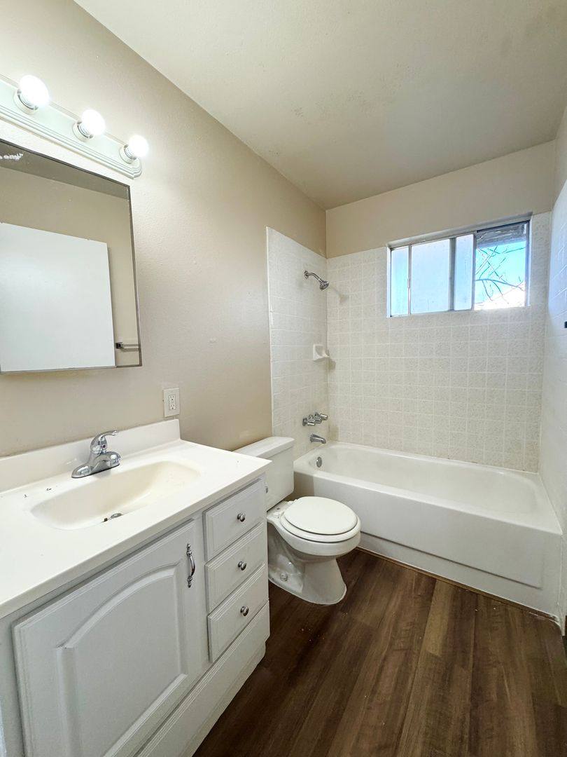 Townhouse for rent at 1060 S St, Redding, CA 96001