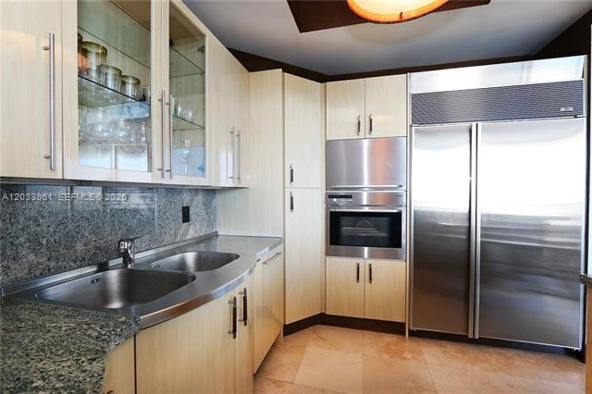 Apartment for rent at 100 S Pointe Dr, Miami Beach, FL 33139