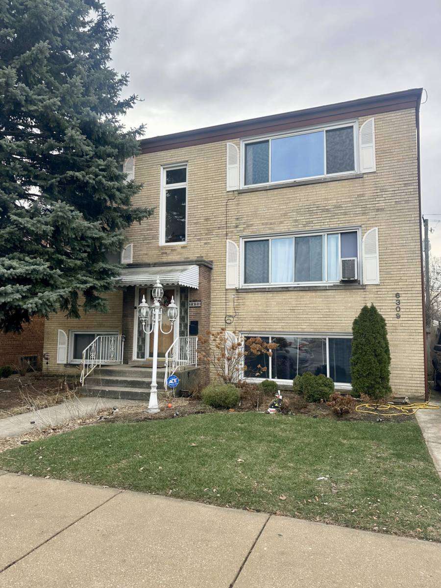 Apartment for rent at 6309 W Touhy - 2nd, Chicago, IL 60646