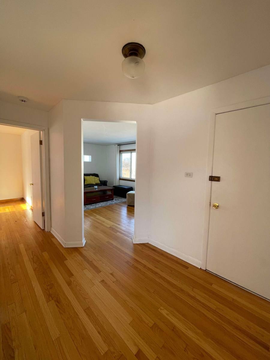 Apartment for rent at 6309 W Touhy - 2nd, Chicago, IL 60646