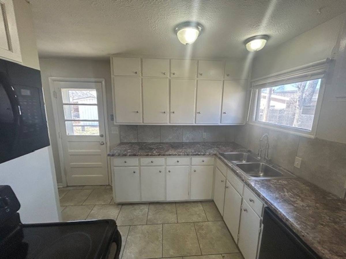 House for rent at 2721 S Minnesota Ave, Wichita, KS 67216