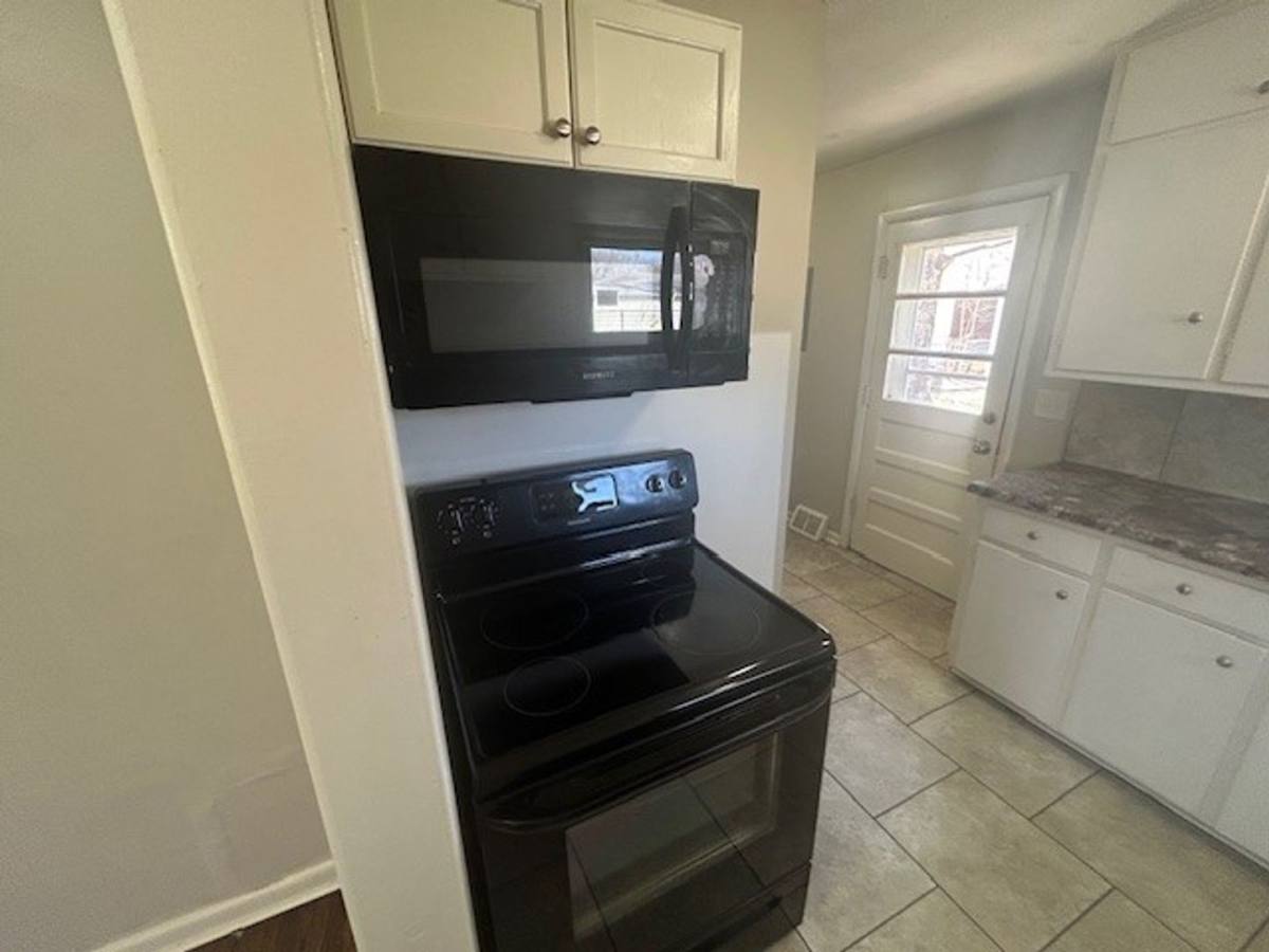 House for rent at 2721 S Minnesota Ave, Wichita, KS 67216
