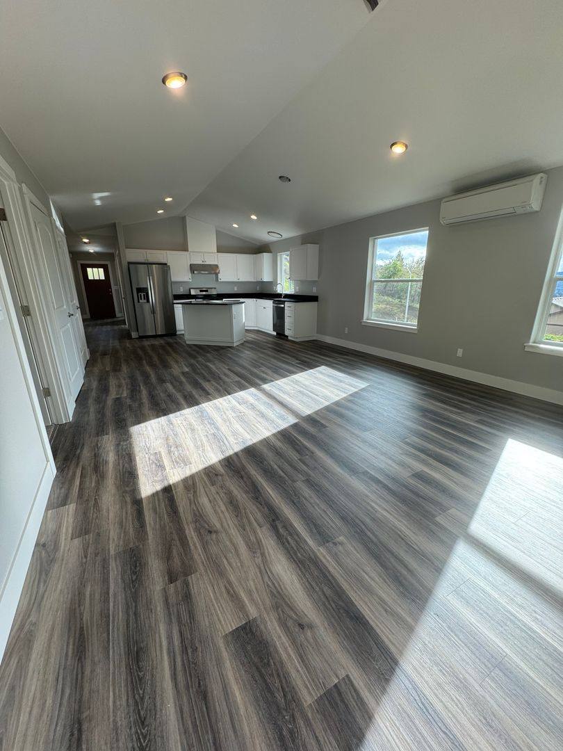 House for rent at 1720 NE Alameda Ave, Roseburg, OR 97470