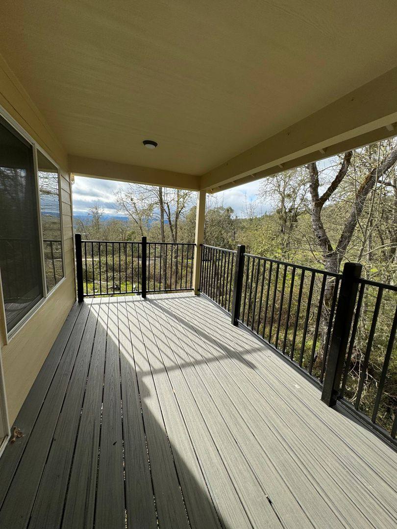House for rent at 1720 NE Alameda Ave, Roseburg, OR 97470