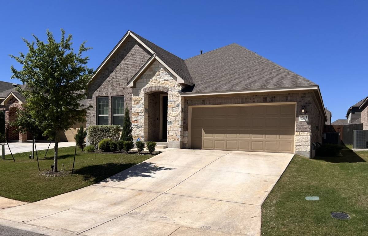 House for rent at 10215 High Noon Dr, San Antonio, TX 78254