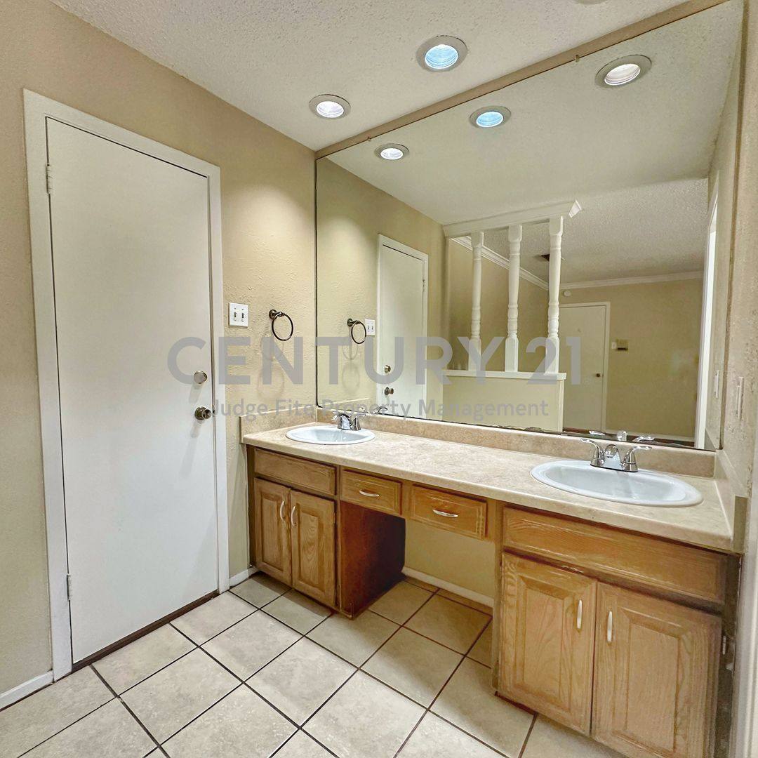 House for rent at 205 Glenwood Dr, Coppell, TX 75019