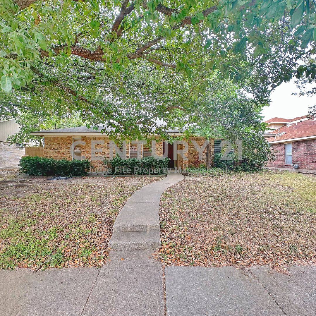 House for rent at 205 Glenwood Dr, Coppell, TX 75019