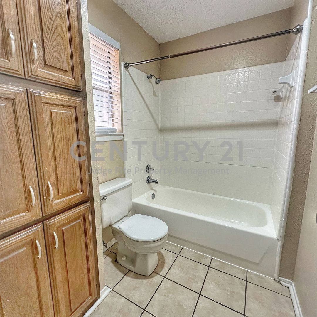 House for rent at 205 Glenwood Dr, Coppell, TX 75019