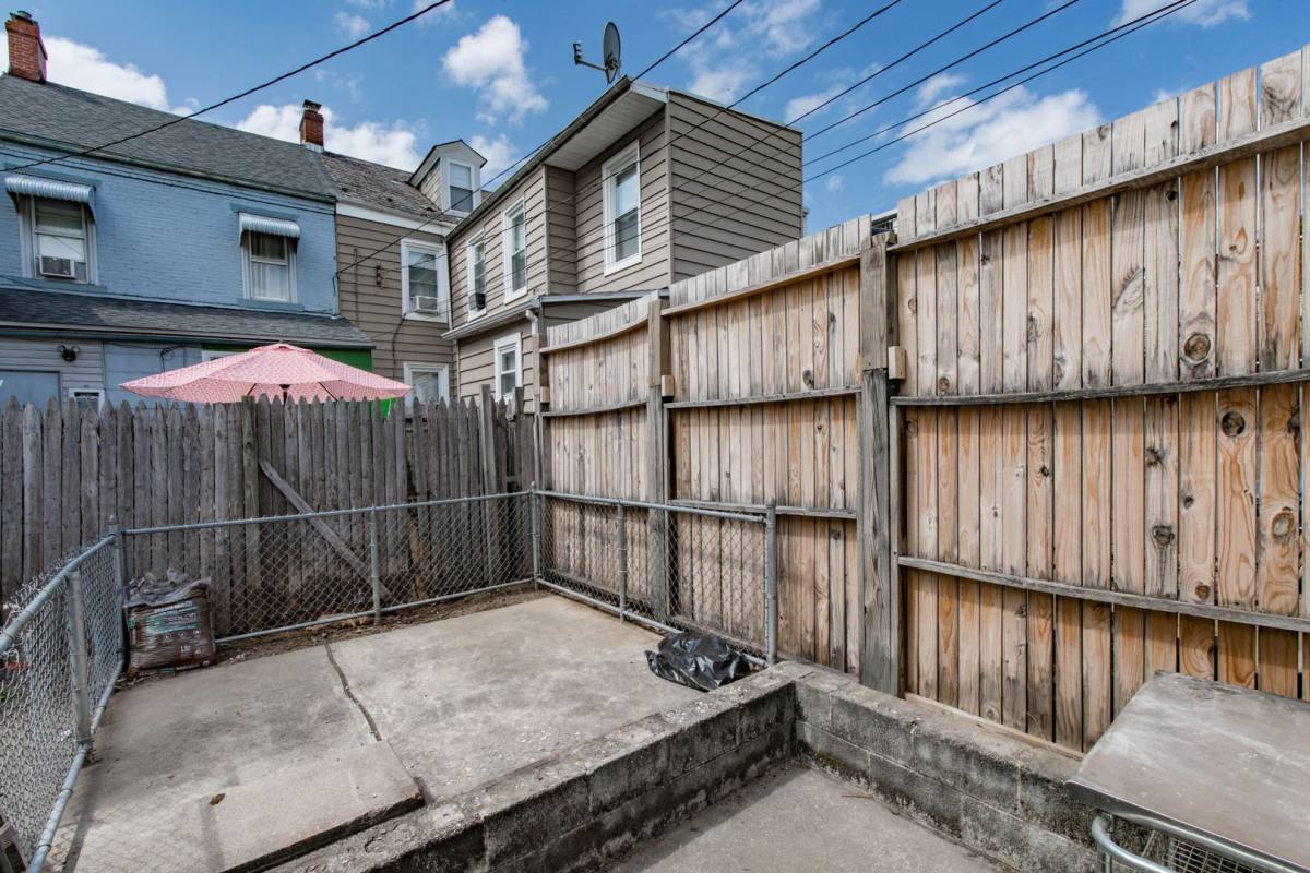 House for rent at 212 Peach St, Allentown, PA 18102