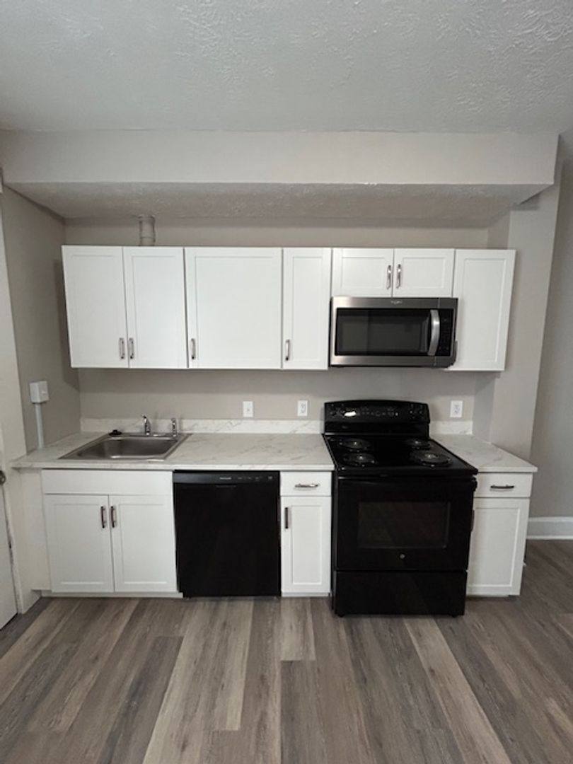 Apartment for rent at 409-419 E Welch Ave, Columbus, OH 43207