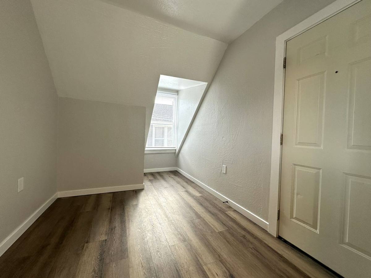 Apartment for rent at 2317 Grand Ave, Everett, WA 98201