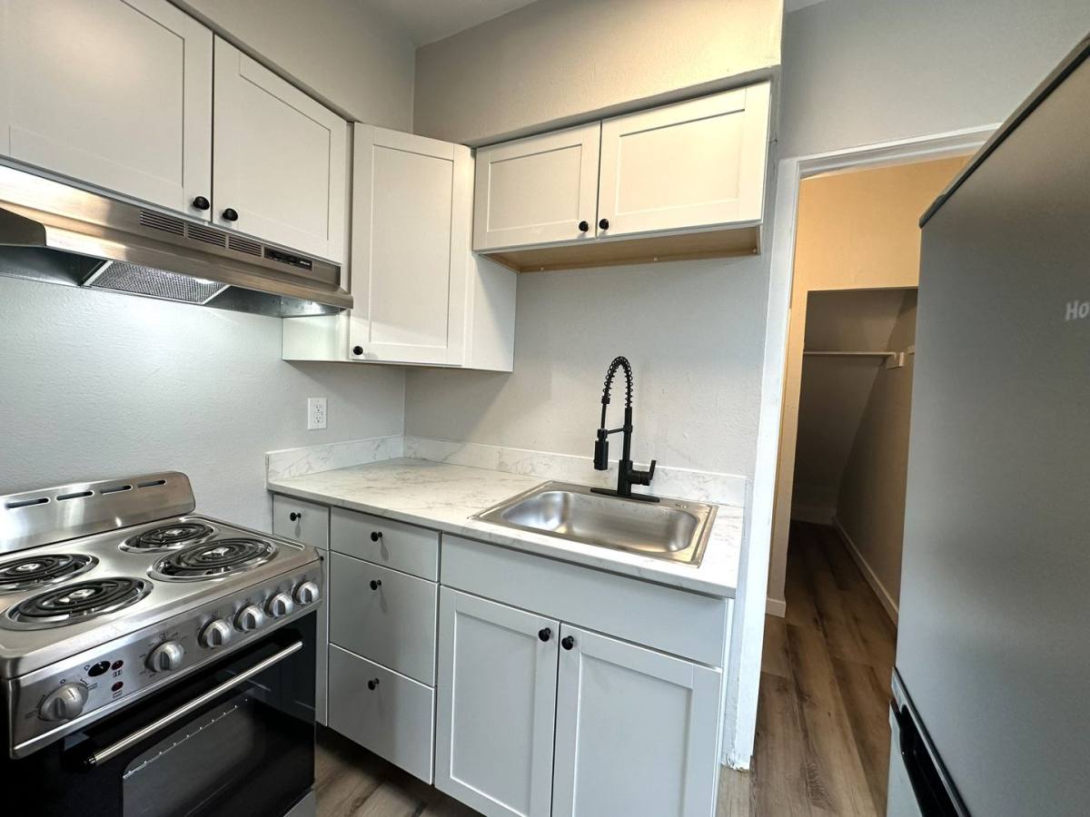 Apartment for rent at 2317 Grand Ave, Everett, WA 98201