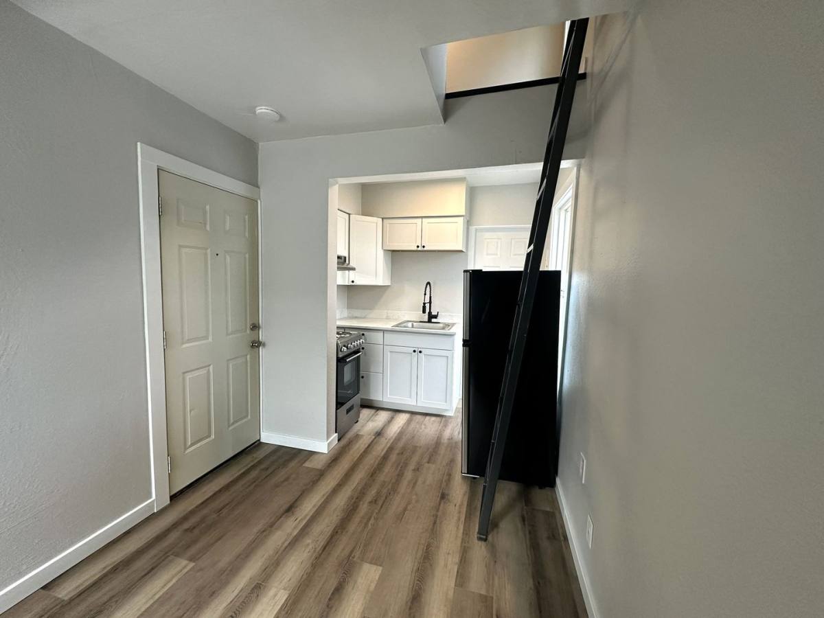 Apartment for rent at 2317 Grand Ave, Everett, WA 98201