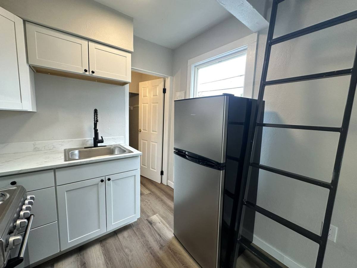 Apartment for rent at 2317 Grand Ave, Everett, WA 98201