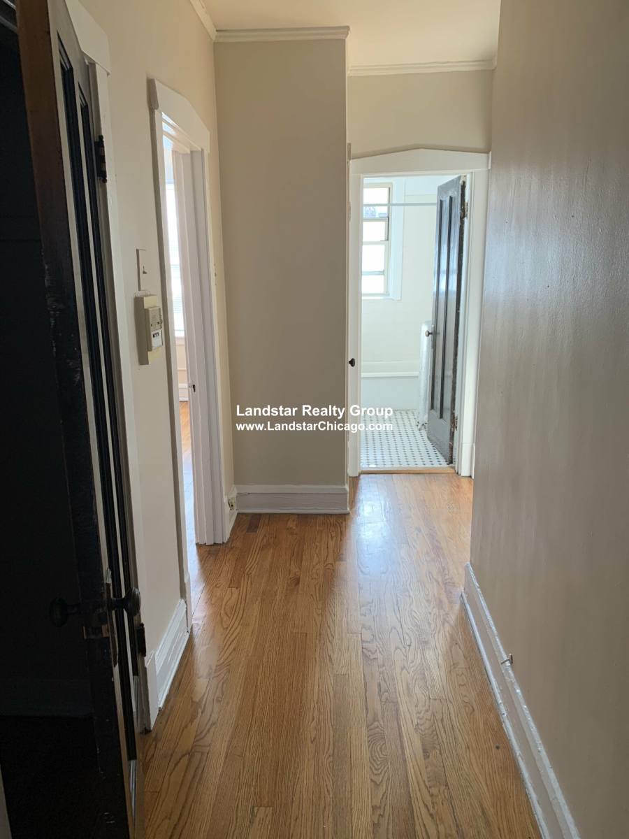 Apartment for rent at 5618 N Kimball #3A, Chicago, IL 60659