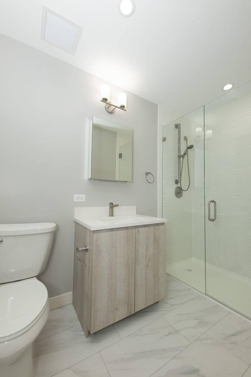 Apartment for rent at 913 W School St #304, Chicago, IL 60657