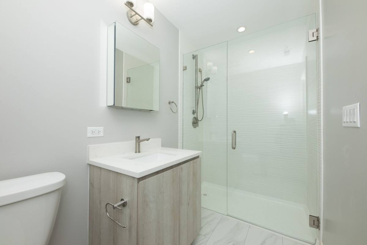 Apartment for rent at 913 W School St #304, Chicago, IL 60657