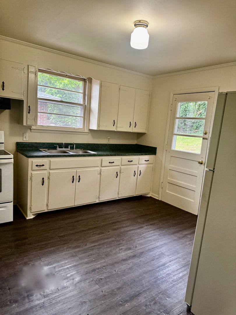 Apartment for rent at 916 Virginia Ave, Nashville, TN 37216