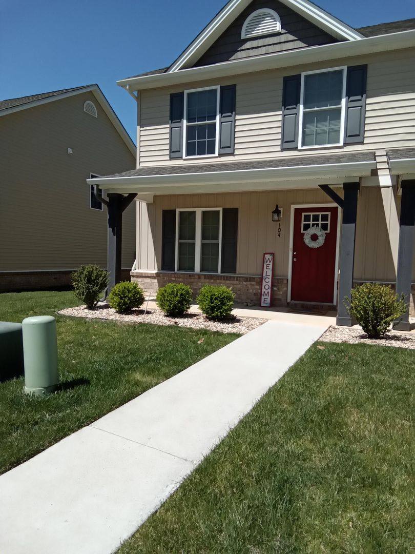 Townhouse for rent at 104 Squire Circle, Lynchburg, VA 24501