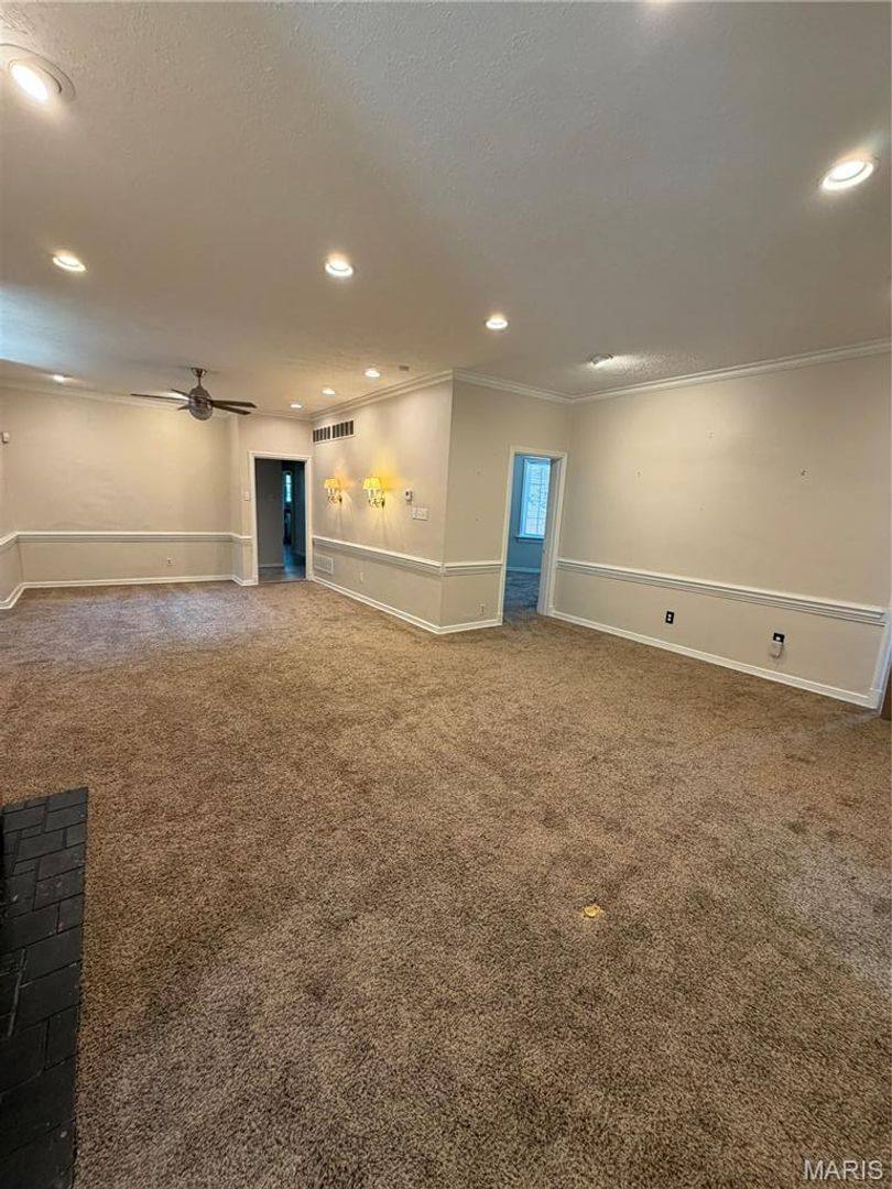 Apartment for rent at 7261 Delmar Blvd, Saint Louis, MO 63130