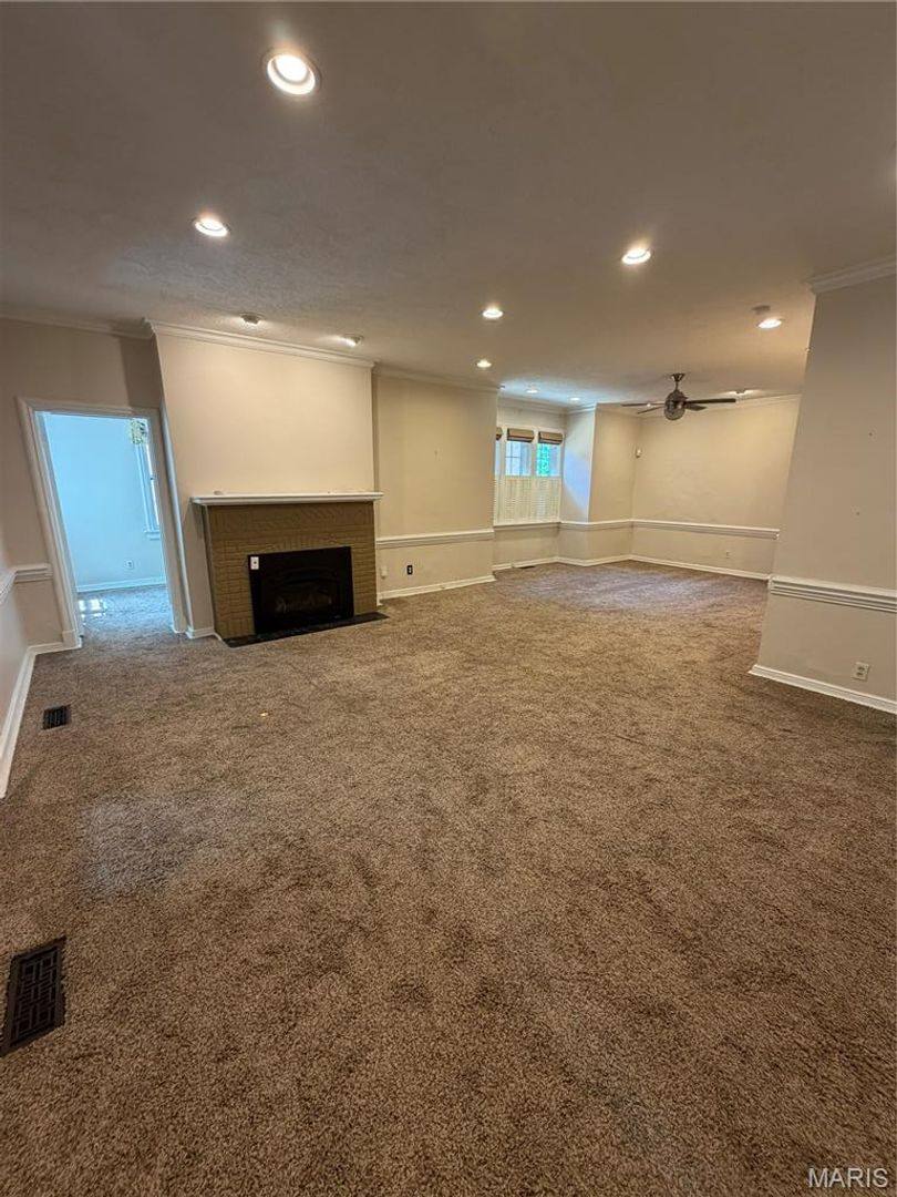 Apartment for rent at 7261 Delmar Blvd, Saint Louis, MO 63130