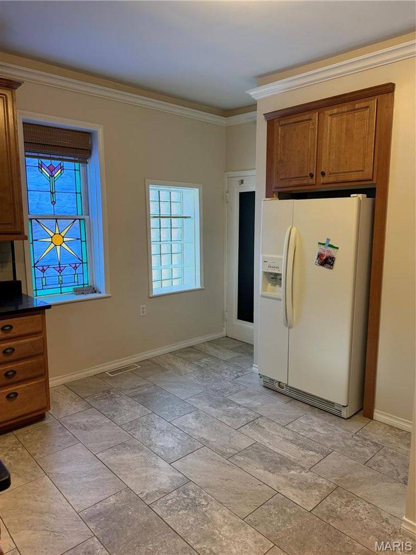 Apartment for rent at 7261 Delmar Blvd, Saint Louis, MO 63130