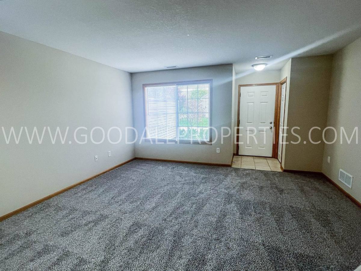 Townhouse for rent at 601 Orchard Hills Dr, Norwalk, IA 50211
