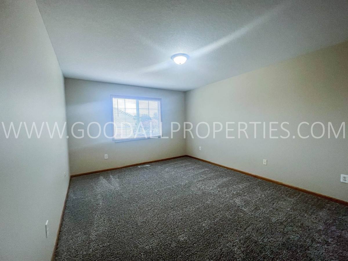 Townhouse for rent at 601 Orchard Hills Dr, Norwalk, IA 50211