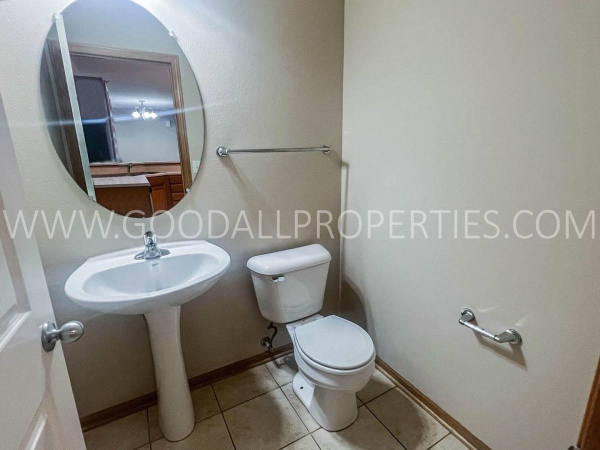 Townhouse for rent at 601 Orchard Hills Dr, Norwalk, IA 50211