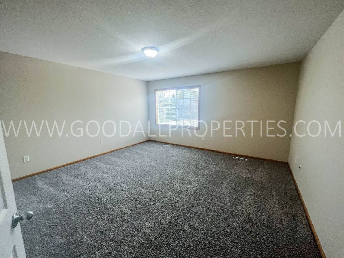 Townhouse for rent at 601 Orchard Hills Dr, Norwalk, IA 50211
