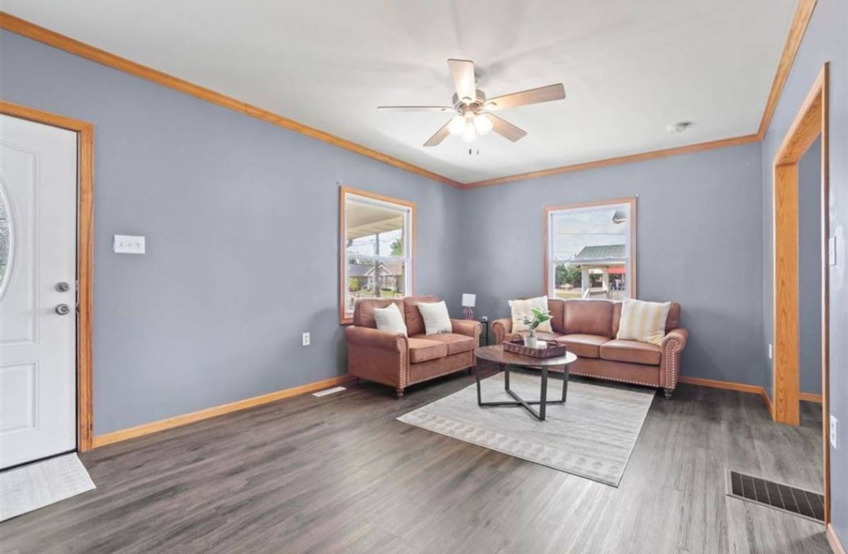 House for rent at 321 5th St NW, Cedar Rapids, IA 52405