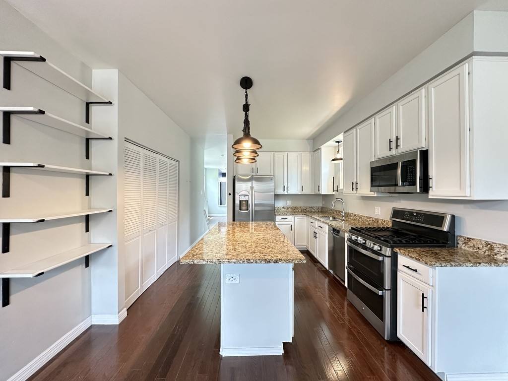 Apartment for rent at 3627 Indiana #CH, Chicago, IL 60653