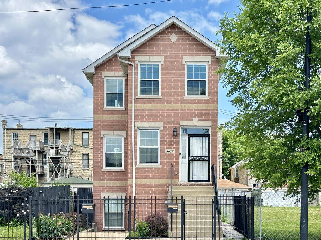 Apartment for rent at 3629 Indiana #C, Chicago, IL 60653