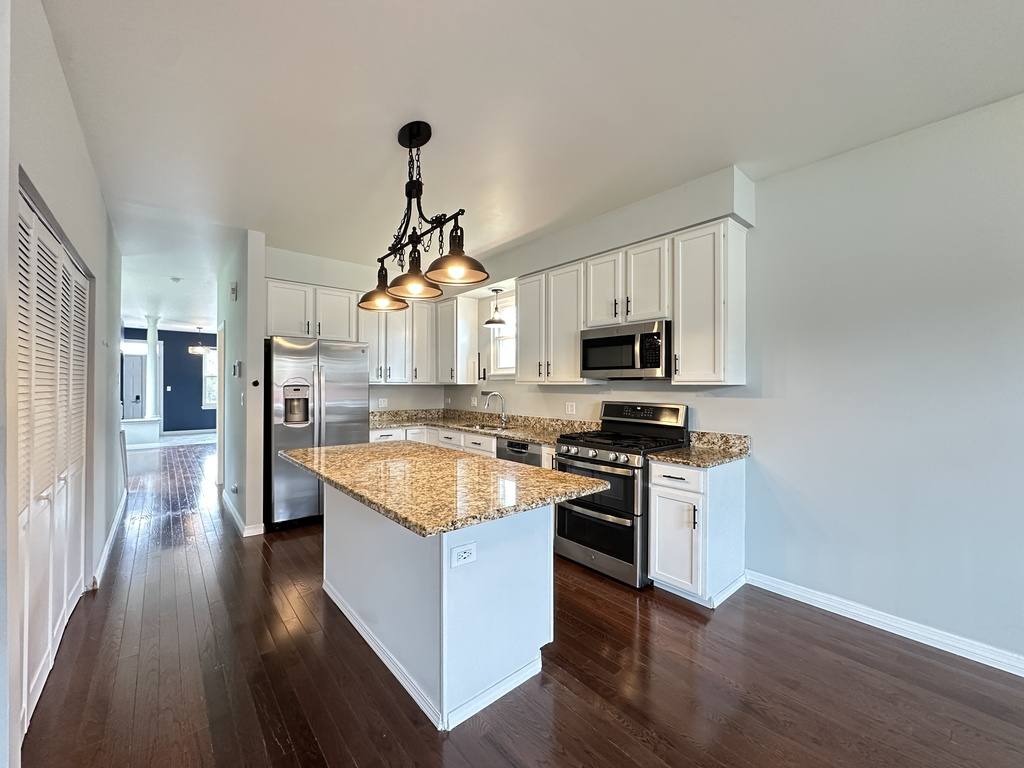Apartment for rent at 3629 Indiana #C, Chicago, IL 60653