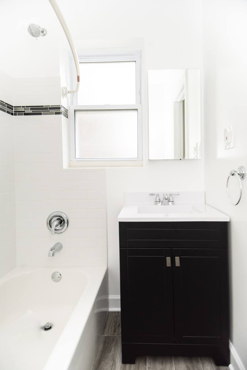 Apartment for rent at 646 W Roscoe St #3N, Chicago, IL 60657