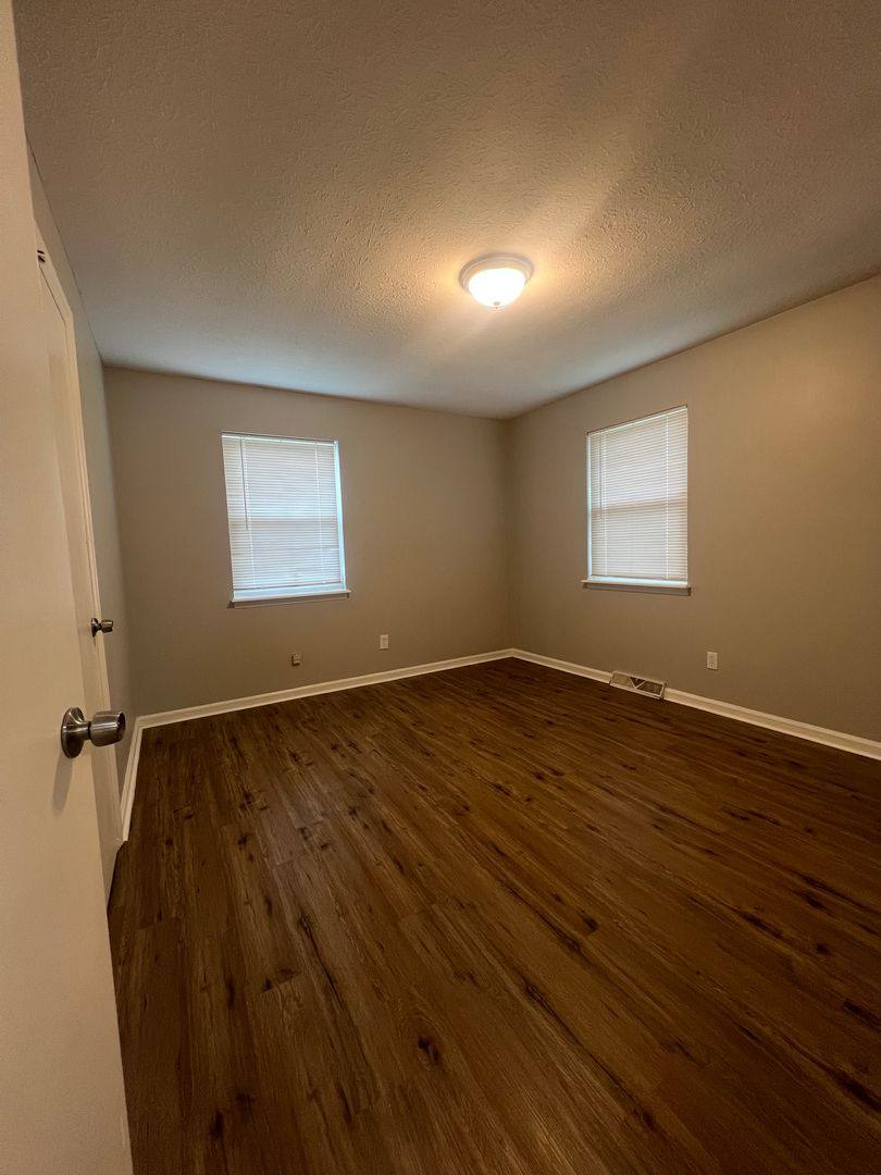 House for rent at 811 Cedarcrest Dr, Vine Grove, KY 40175