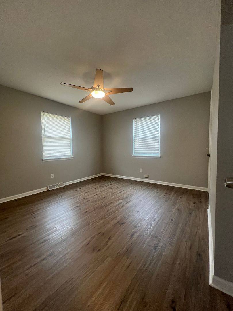 House for rent at 811 Cedarcrest Dr, Vine Grove, KY 40175