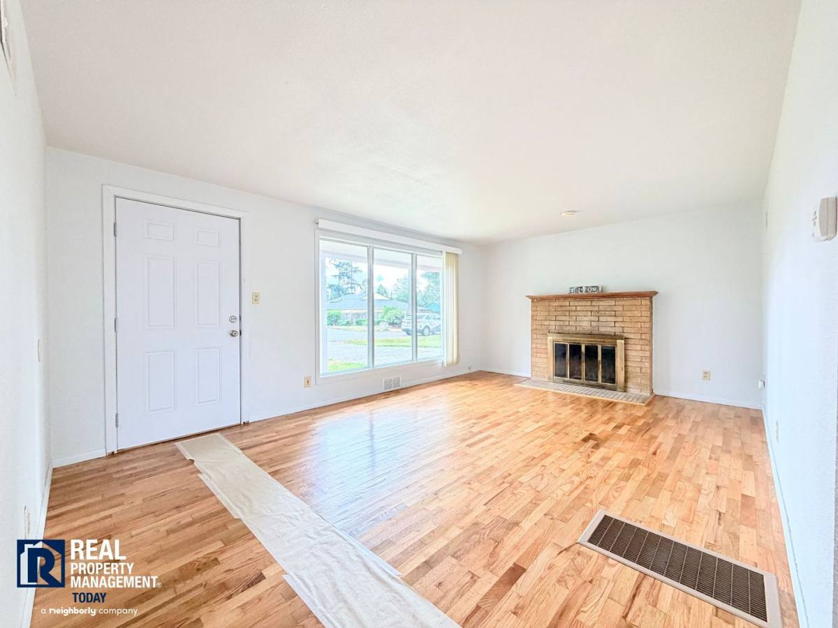House for rent at 319 104th St E, Tacoma, WA 98445