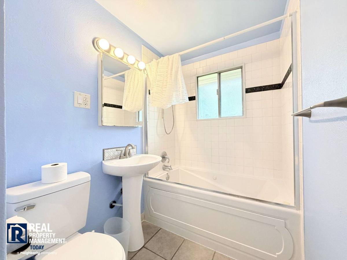 House for rent at 319 104th St E, Tacoma, WA 98445