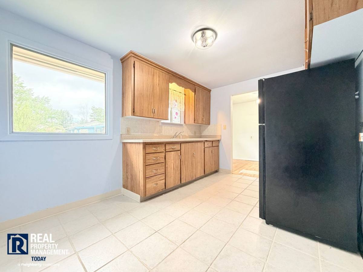House for rent at 319 104th St E, Tacoma, WA 98445