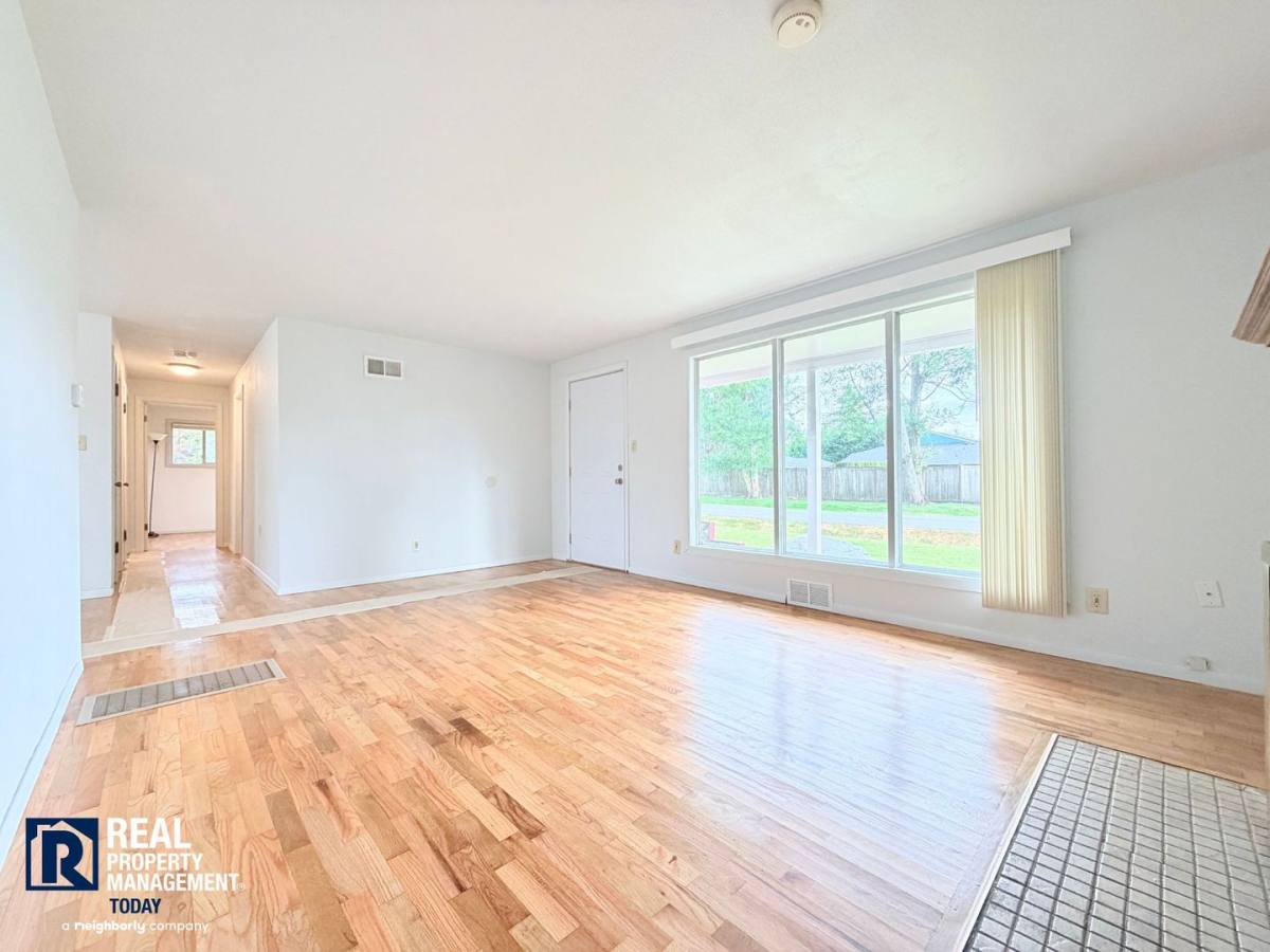 House for rent at 319 104th St E, Tacoma, WA 98445